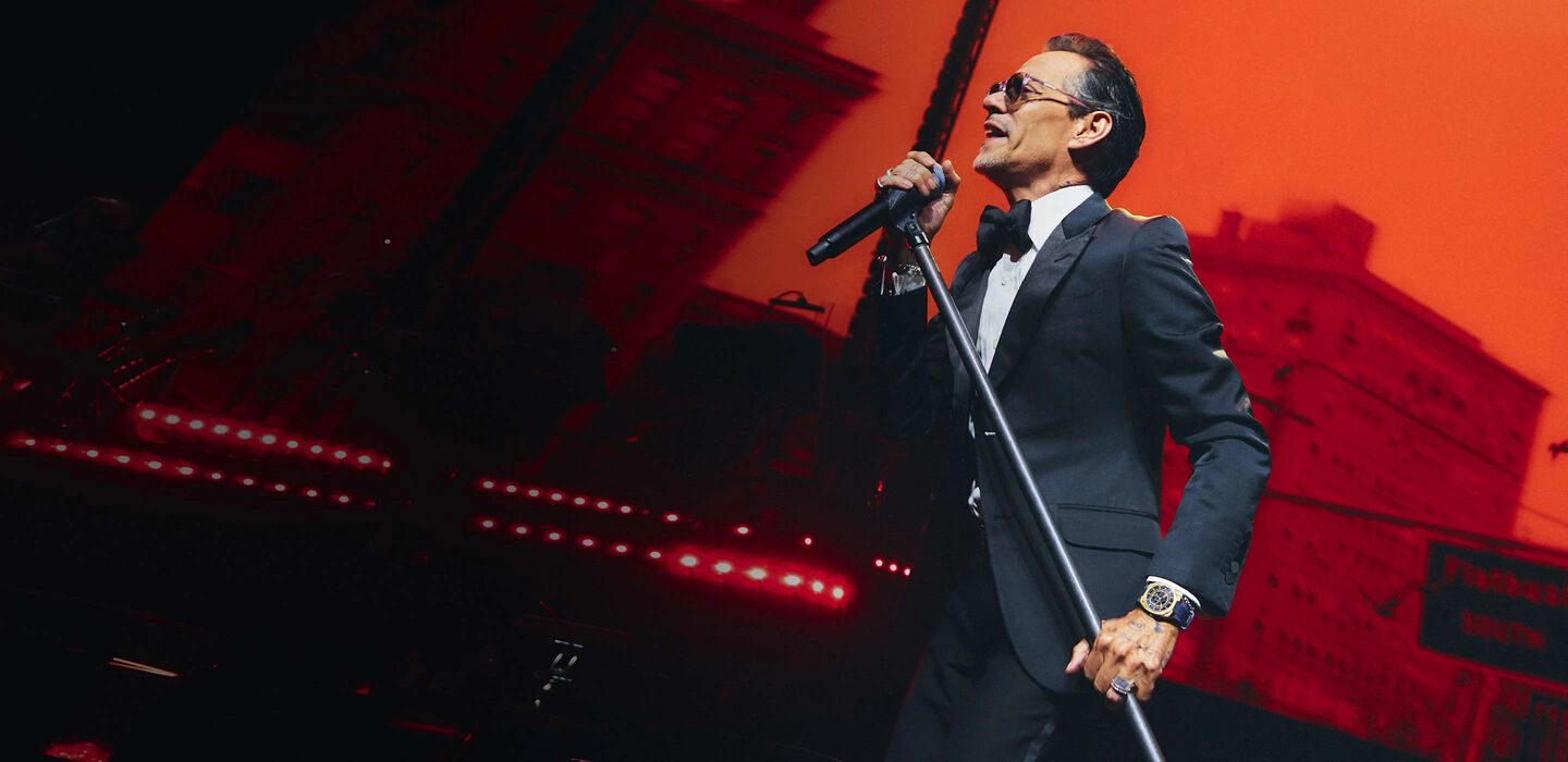 Marc Anthony; Image of Marc Anthony signing wearing Marc Anthony watch model 97A205