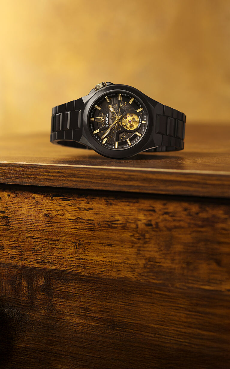 Featuring the Maquina watch model 98A340