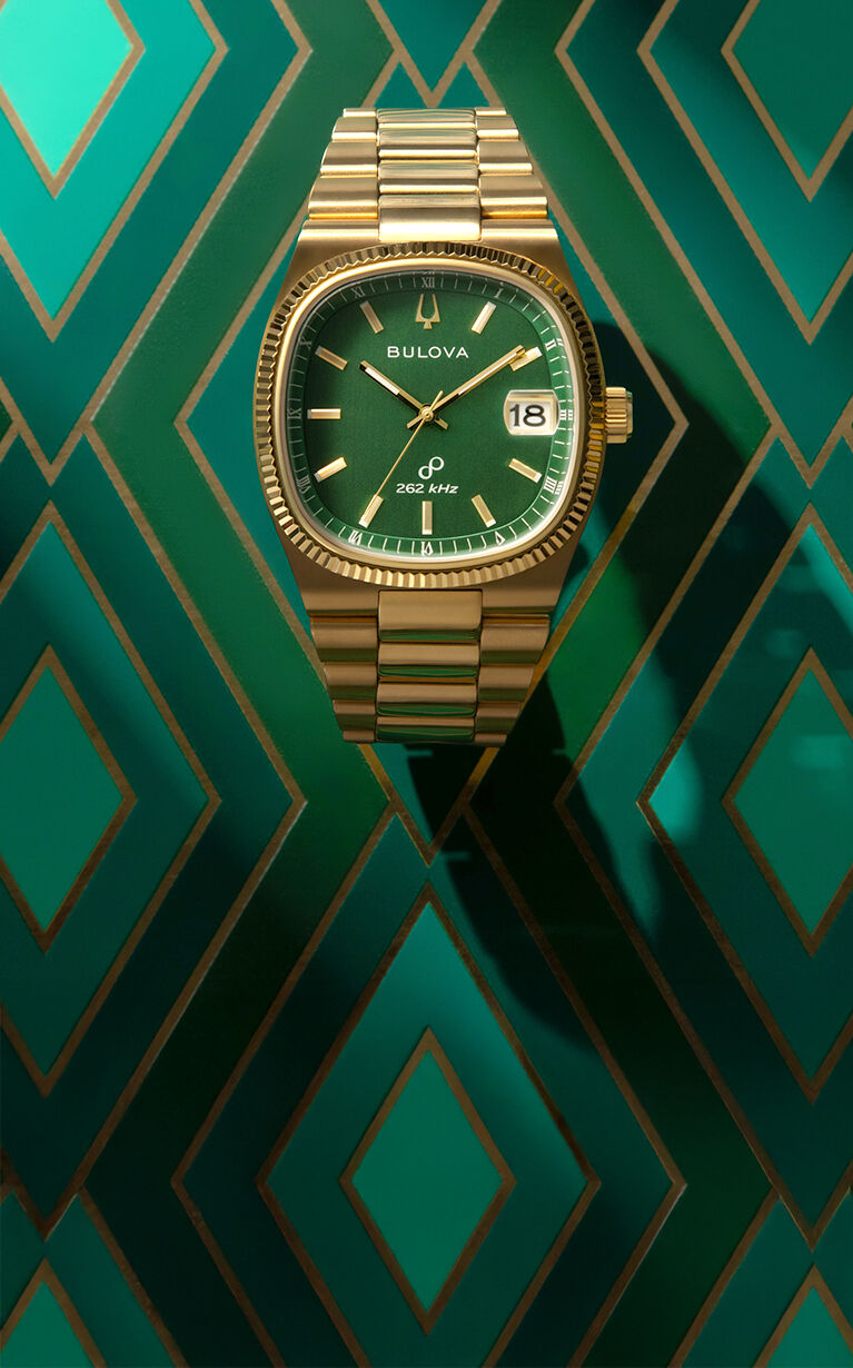 Mettant en vedet la montre Super Seville , mod&egrave;le 97B237