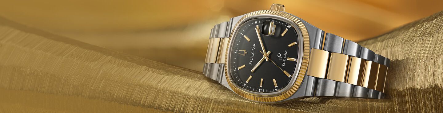 Mettant en vedet la montre Super Seville, modèle 98B458