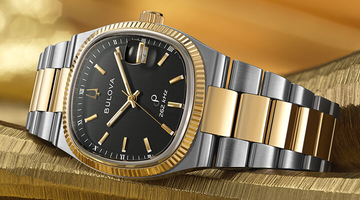 Mettant en vedet la montre Super Seville, modèle 98B458