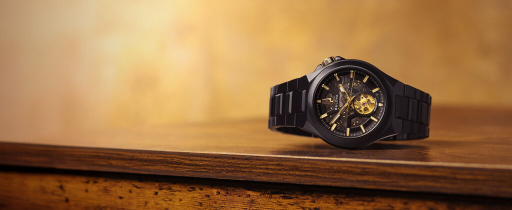 Featuring the Maquina watch model 98A340