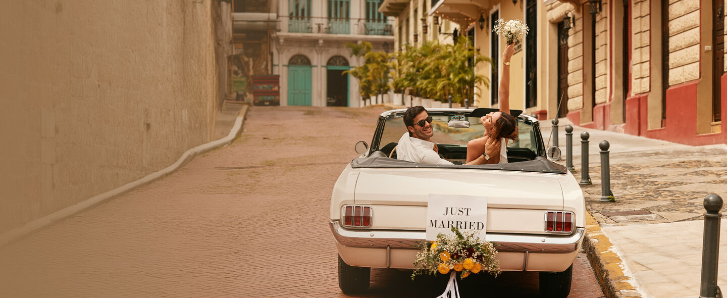 Couple portant la montre Frank Sinatra Nothing But The Best , mod&egrave;le. Et Sutton , mod&egrave;le 97L191