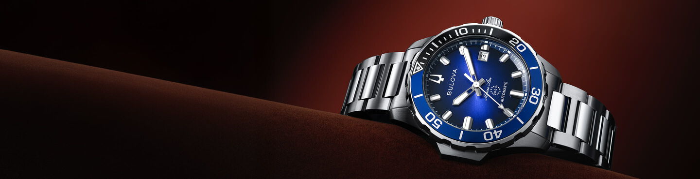 Cadeaux pour Lui; Mettant en vedet la montre Marine Star Series B , mod&egrave;le 98B466