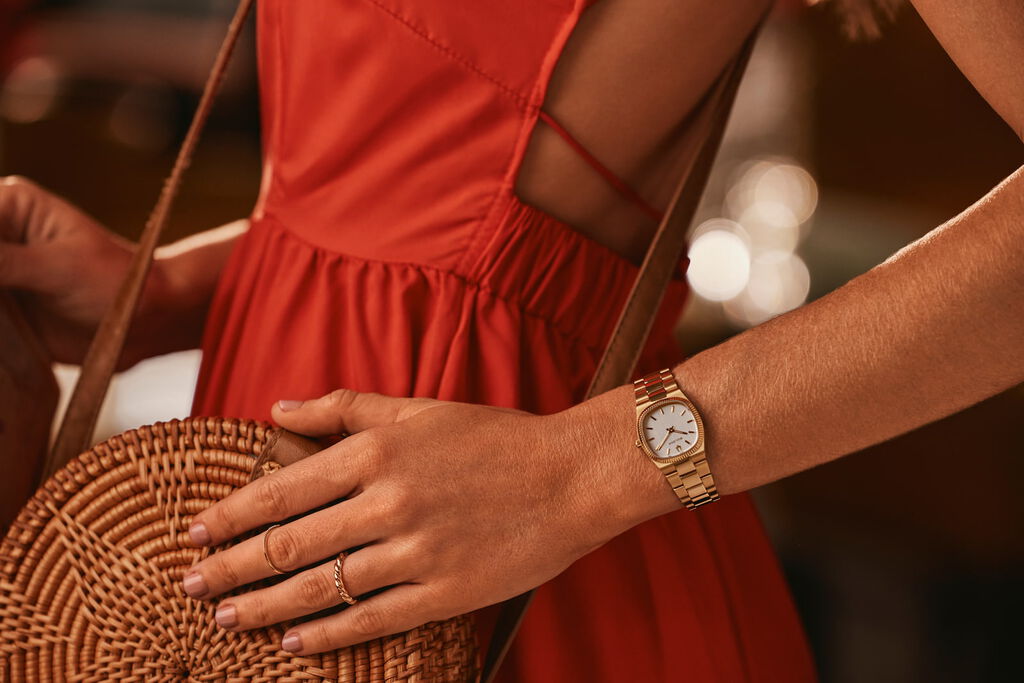 Mettant en vedet la montre Super Seville, mod&egrave;le 97L189